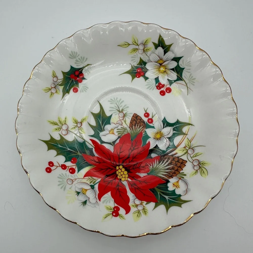 Royal Albert Yuletide Tea Cup Saucer Set Bone China England Poinsettia Christmas